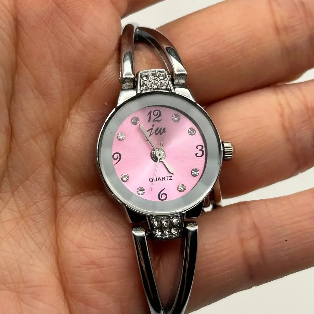 Women’s Silver Crystals Fashion Watch Pink Dial Working New Battery